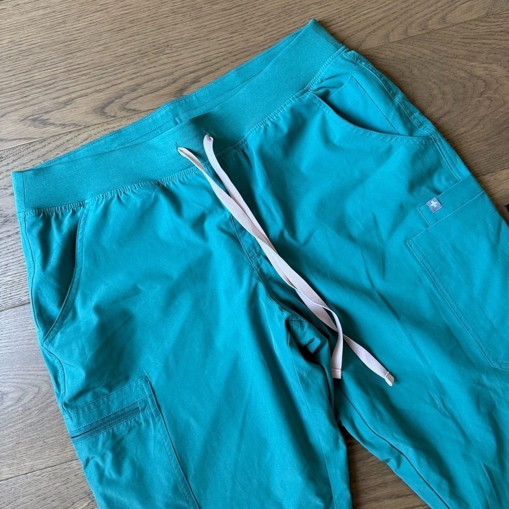 Figs Yola FreeX Lined Skinny Scrub Pant - Ladies Size L - Eucalyptus - EUC - Picture 10 of 10